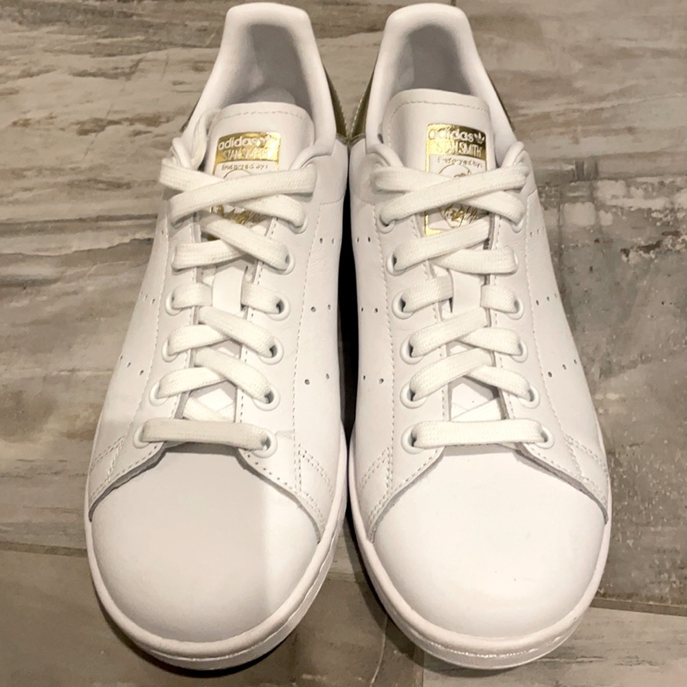 NEW Adidas Stan Smith Sneakers! White & Gold, Size 6 1/2 unisex